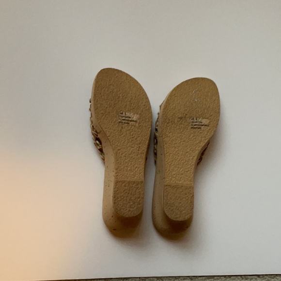 Slides - perfect for warm weather or in the house. BNWOT - Size 8 - Picture 3 of 5